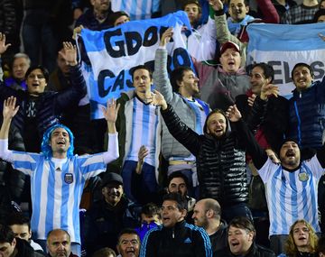 Los hinchas argentinos copan el Centenario