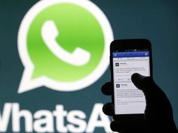 Multan a WhatsApp por compartir datos con Facebook Multan a WhatsApp por compartir datos con Facebook