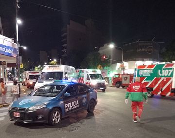 Derrumbe en una casa de Floresta: dos muertos y 15 heridos
