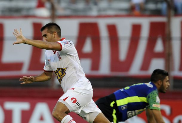 Huracán sufrió pero debutó con un empate en la Copa