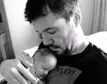 Lorenzo Tinelli ya se viste con la camiseta de San Lorenzo