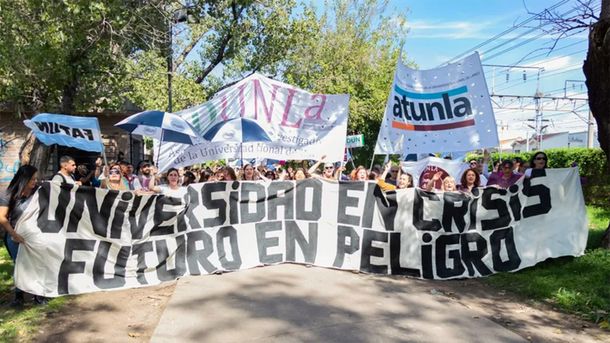 Docentes y estudiantes de universidades nacionales siguen con los reclamos.