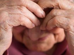 aberrante: poseido por el diablo, violo a su madre de 60 anos aberrante: poseido por el diablo, violo a su madre de 60 anos