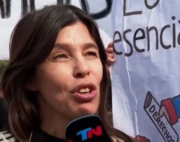 Valentina Biassi se sumó a la marcha por la Ley de Emergencia en Discapacidad por el futuro su hijo