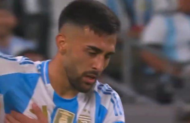 ¡No se puede creer! El travesaño evitó el 1-0 de Argentina vs Chile