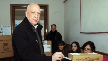 santa fe: balearon la casa del gobernador antonio bonfatti santa fe: balearon la casa del gobernador antonio bonfatti