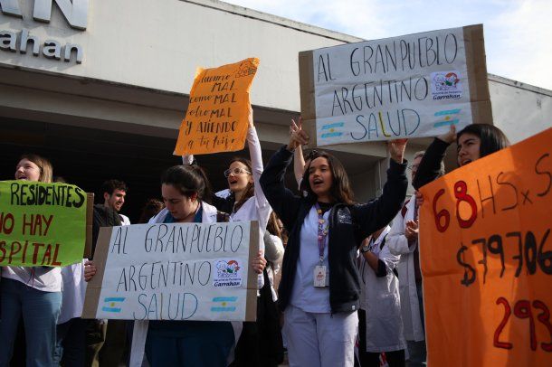 Fracasó la reunión entre el Gobierno y residentes del Hospital Garrahan: continúa el paro