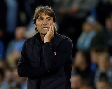 Antonio Conte renunció al Napoli para asumir en la Selección de Italia y resignó una fortuna