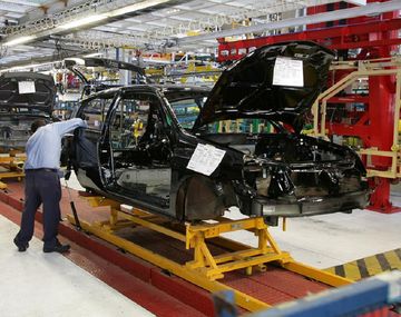 Una de las fábricas de autos que están en el país
