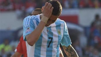 problemas para el tata: di maria se lesiono y debio entrar lavezzi problemas para el tata: di maria se lesiono y debio entrar lavezzi