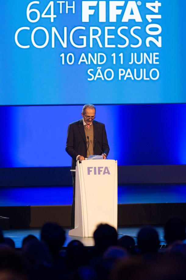 Por un fallo eléctrico en el congreso de la FIFA se tuvo que votar con... ¡¡¡tarjetas de colores!!!