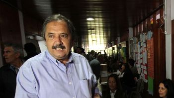 ricardo alfonsin fue el primer candidato en ir a votar ricardo alfonsin fue el primer candidato en ir a votar