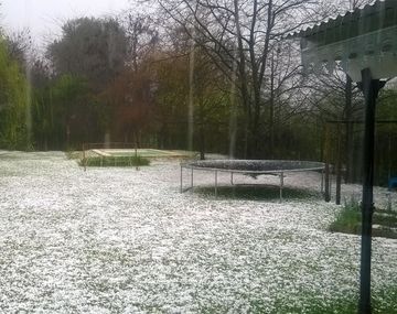 {altText(Granizo en Villa Vista.,#Granizo: mirá todas las fotos del temporal de lluvia y viento)}