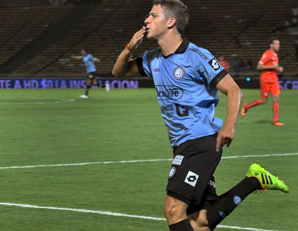 Belgrano no perdonó a Independiente y lo goleó en Córdoba