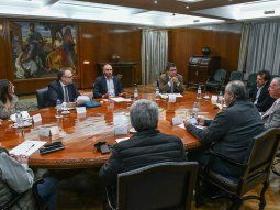 Convocan a paritarias masivas del sector privado