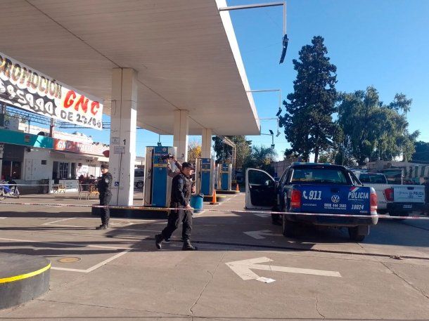 Rosario: atacaron a tiros una estación de servicio y dejaron una amenaza