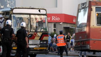 cinco heridos en la previa del partido entre river y velez cinco heridos en la previa del partido entre river y velez