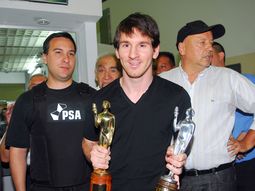 Lionel Messi con los Olimpia de Plata y Oro 2011