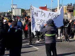 caos en puente la noria: trabajadores de la salada protestan por el cierre del predio caos en puente la noria: trabajadores de la salada protestan por el cierre del predio