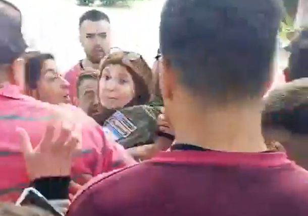 El mal momento de Patricia Bullrich y Luis Petri en Bahía Blanca: la gente los repudió y casi los linchan