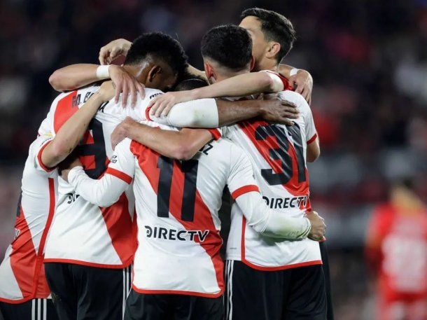 Salió a la luz la camiseta retro que River sacaría a mitad de año