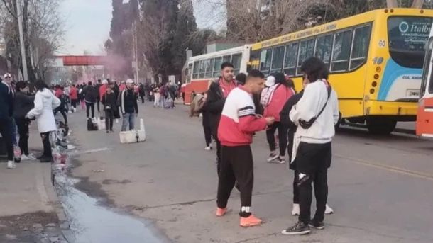 Internas en la barra de Huracán: hubo disparos y un herido de bala