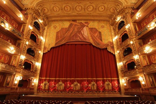 Vaciaron la caja fuerte del teatro Colón marplatense