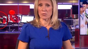 Pasan un video de una película erótica en un noticiero Pasan un video de una película erótica en un noticiero