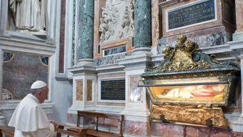 bergoglio inicio su pontificado con senales de austeridad bergoglio inicio su pontificado con senales de austeridad