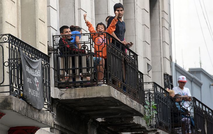 Tensión en San Telmo por un operativo de desalojo