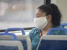 Uno por uno, los trabajadores habilitados a usar el transporte público desde mañana