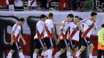 lluvia de goles en el monumental: river aplasto a the strongest lluvia de goles en el monumental: river aplasto a the strongest