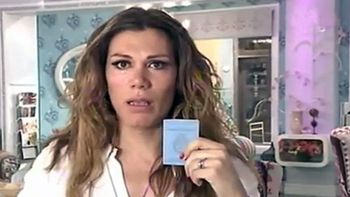 flor de la v rompio en llanto en vivo por una pelea flor de la v rompio en llanto en vivo por una pelea