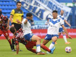 Vélez no pudo romper el cero ante Barracas Central de local y no levanta