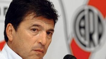 passarella: river le debe mucho a matias almeyda passarella: river le debe mucho a matias almeyda