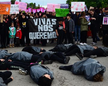 {altText(La marcha NiUnaMenos en Río Negro.,#NiUnaMenos: En todo el país, miles de mujeres dijeron 