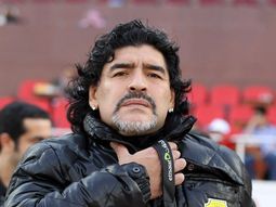 diego maradona le pidio perdon al fotografo que agredio diego maradona le pidio perdon al fotografo que agredio