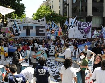 Docentes porteños rechazaron la oferta del Gobierno y anunciaron un paro 