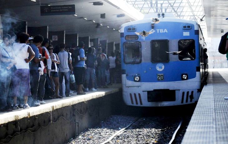 Demoras en la línea Sarmiento por conflicto con personal de limpieza