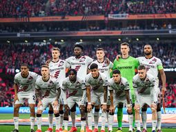 Leverkusen avanza por un exBoca ante la posible salida de Palacios a Arabia