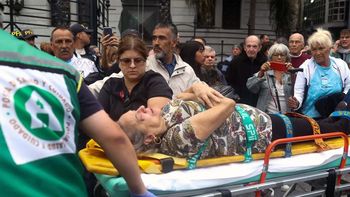 Represión libertaria: la jubilada golpeada por la policía denunció a Bullrich