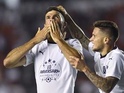 Gigliotti celebrando el gol del empate Gigliotti celebrando el gol del empate