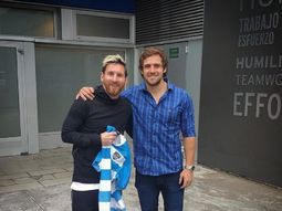 Nicolás Sánchez, apertura de Los Pumas, se sacó una foto con Lionel Messi Nicolás Sánchez, apertura de Los Pumas, se sacó una foto con Lionel Messi