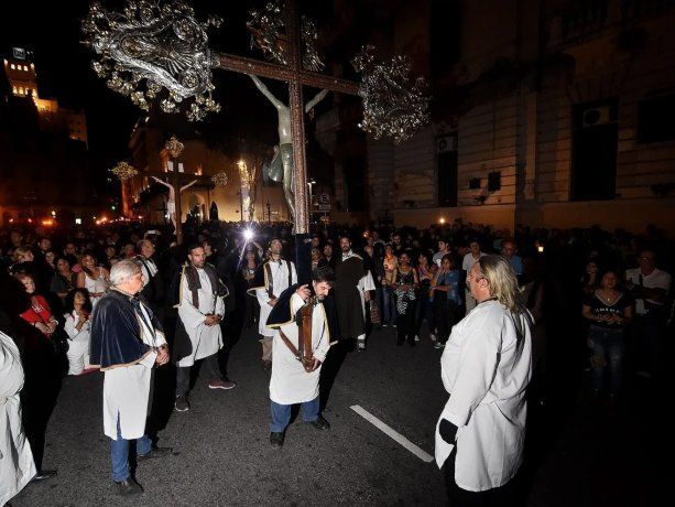 Vuelve el tradicional Vía Crucis en Avenida de Mayo