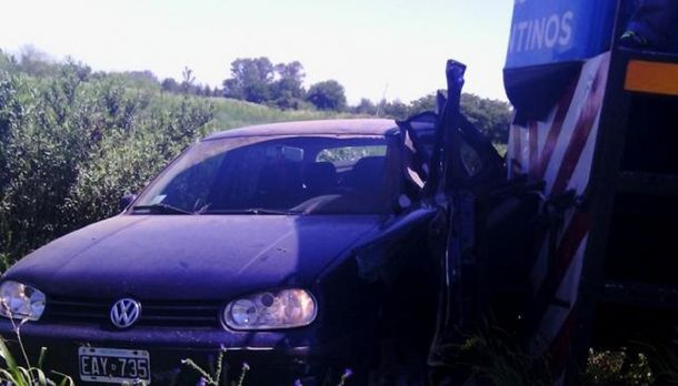 Una embarazada murió cuando un tren atropelló el auto en el que viajaba en Santa Fe - Crédito: La Capital de Mar del Plata