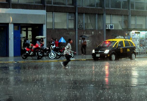 Lanzan alerta por lluvias y tormentas en la ciudad de Buenos Aires