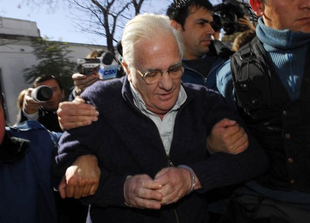 Carrascosa_llega_a_los_tribunales_telam1