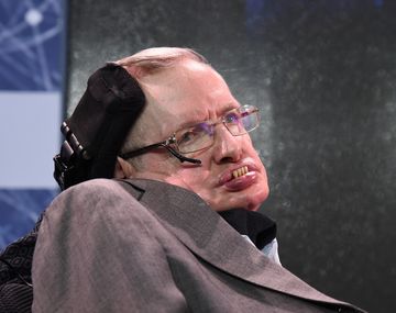 Stephen Hawking aseguró que millones de vidas están en peligro
