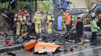 cayo un helicoptero que hacia tareas en el ferry hundido cayo un helicoptero que hacia tareas en el ferry hundido
