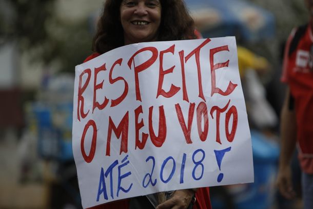 Brasil: miles de personas marcharon en apoyo a Dilma, en un fin de semana movido